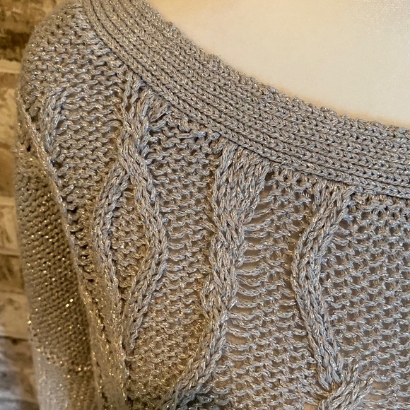 Soho Women's Gray Cable Knit Sweater. Size L. Sparkly with silver threads. - Picture 4 of 13